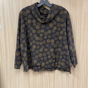 Chalet Gray Polka Dot Top Size Small